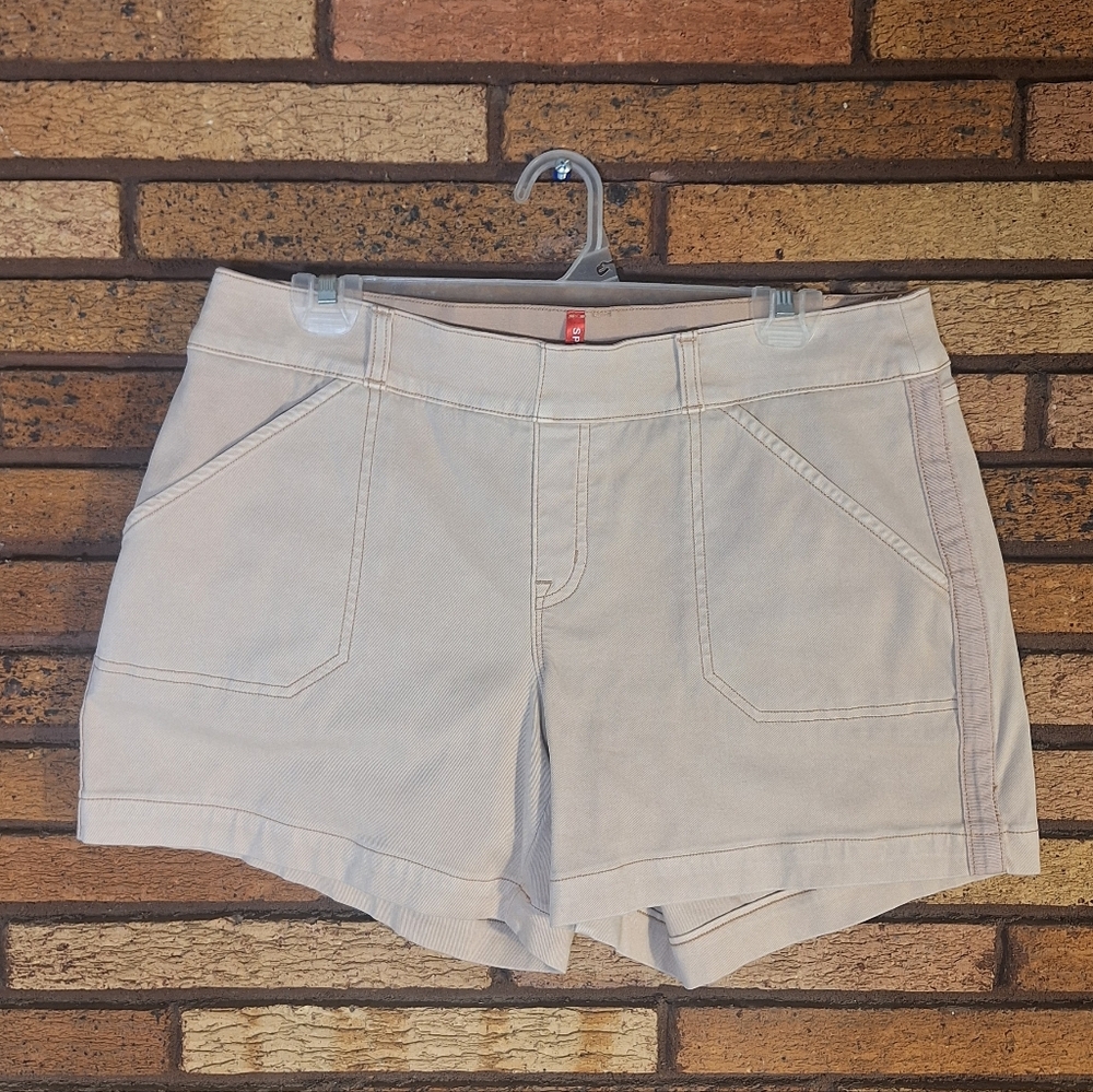 SPANX Women's Light Tan Cargo Shorts